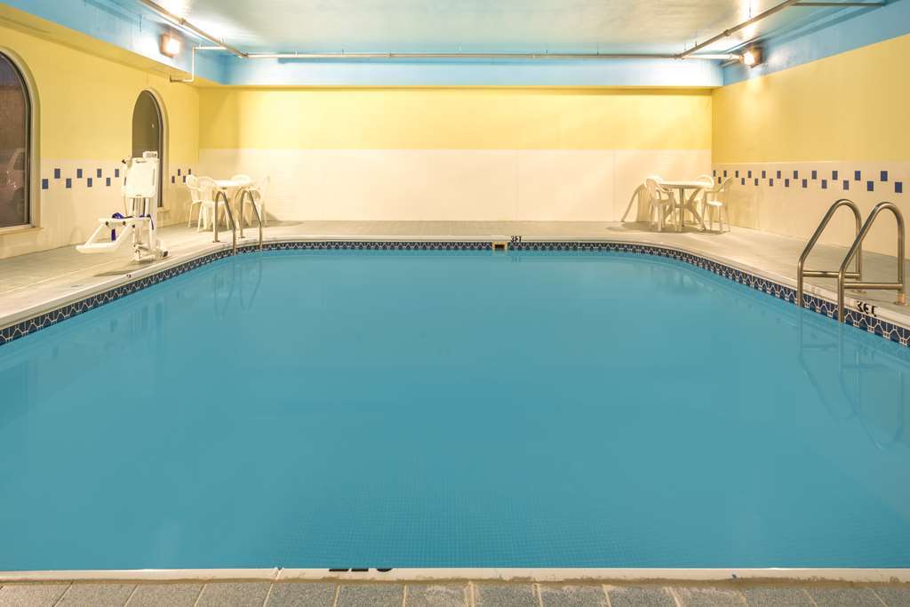 Super 8 By Wyndham Beresford Hotel Facilities photo